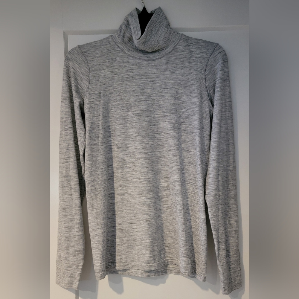 Athleta Flurry Peak turtleneck